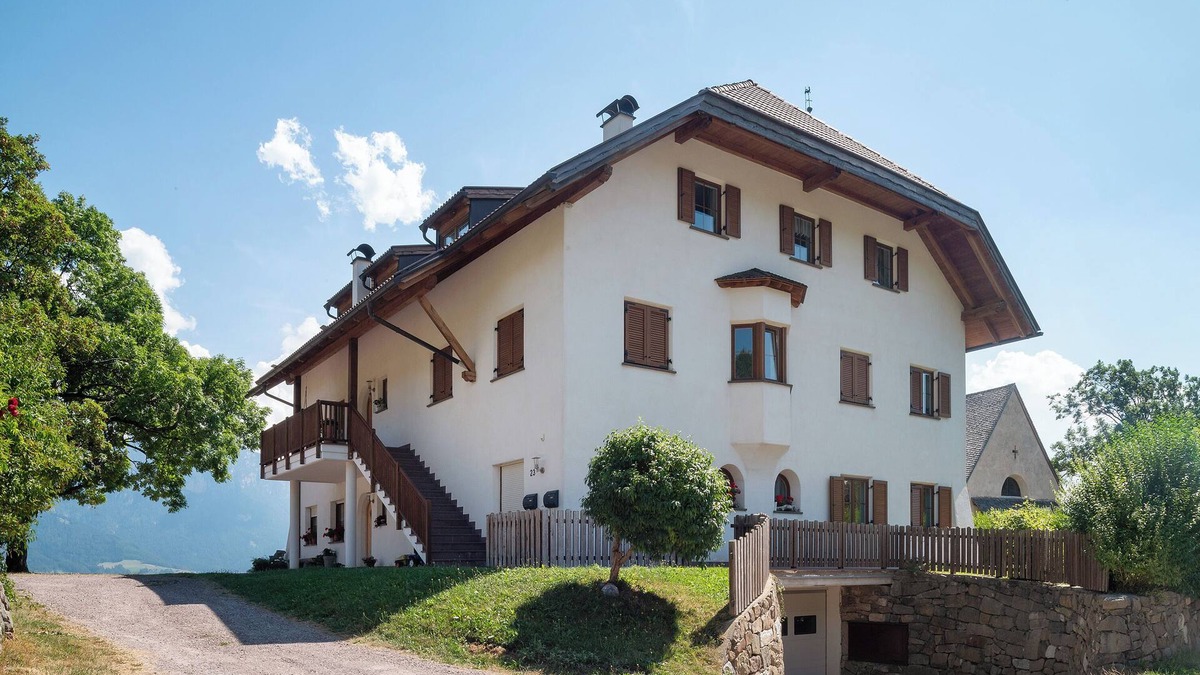 Renon Apartment | Apartment 'Moarhof In Siffian' with Mountain View, Shared Garden and Wi-Fi