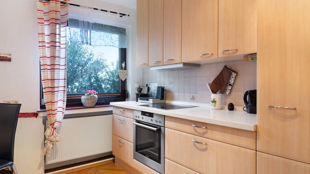 Elmlohe Apartment | Apartment 'Mole Valley Ranch 1' with Shared Garden and Wi-Fi