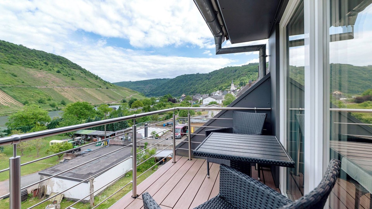 Briedel Apartment | Apartment 'Moselnest' with Lake View, Shared Garden and Wi-Fi