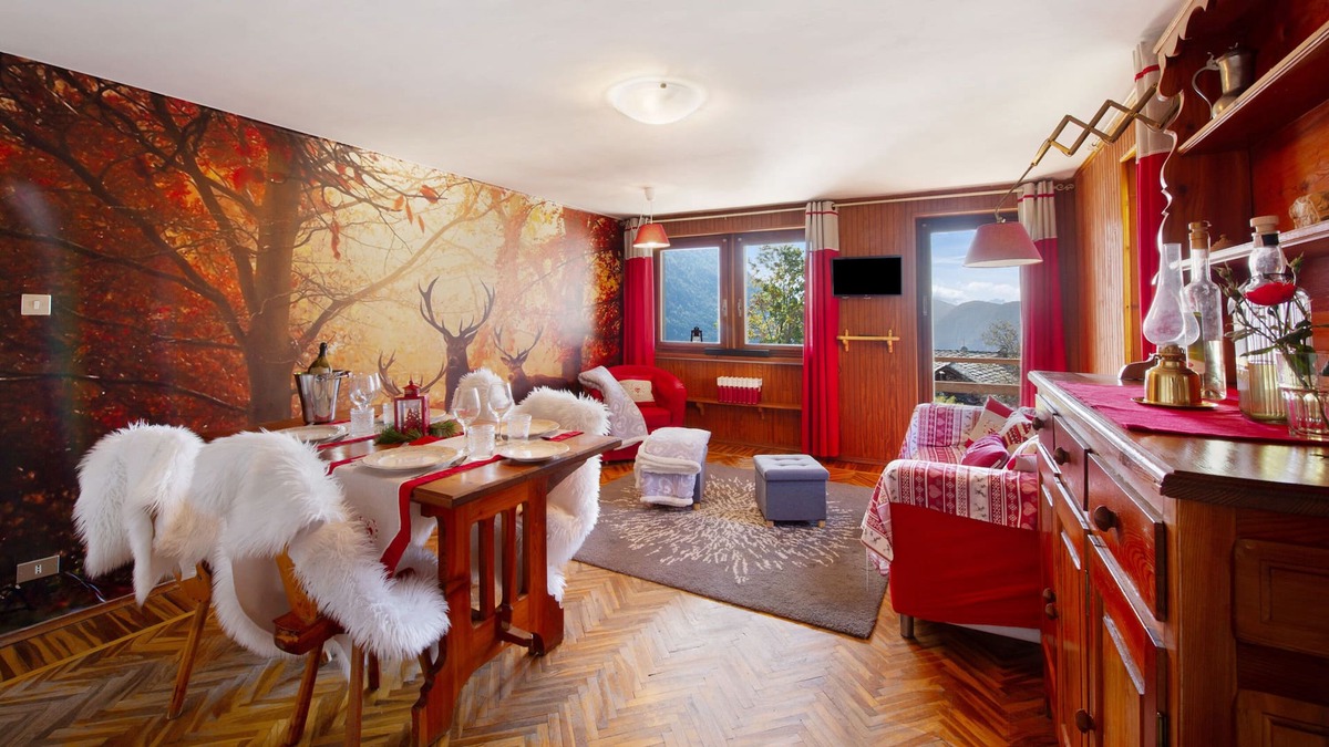 Antagnod Apartment | Apartment 'Mountain Atmosphere' with Mountain View, Shared Garden and Balcony