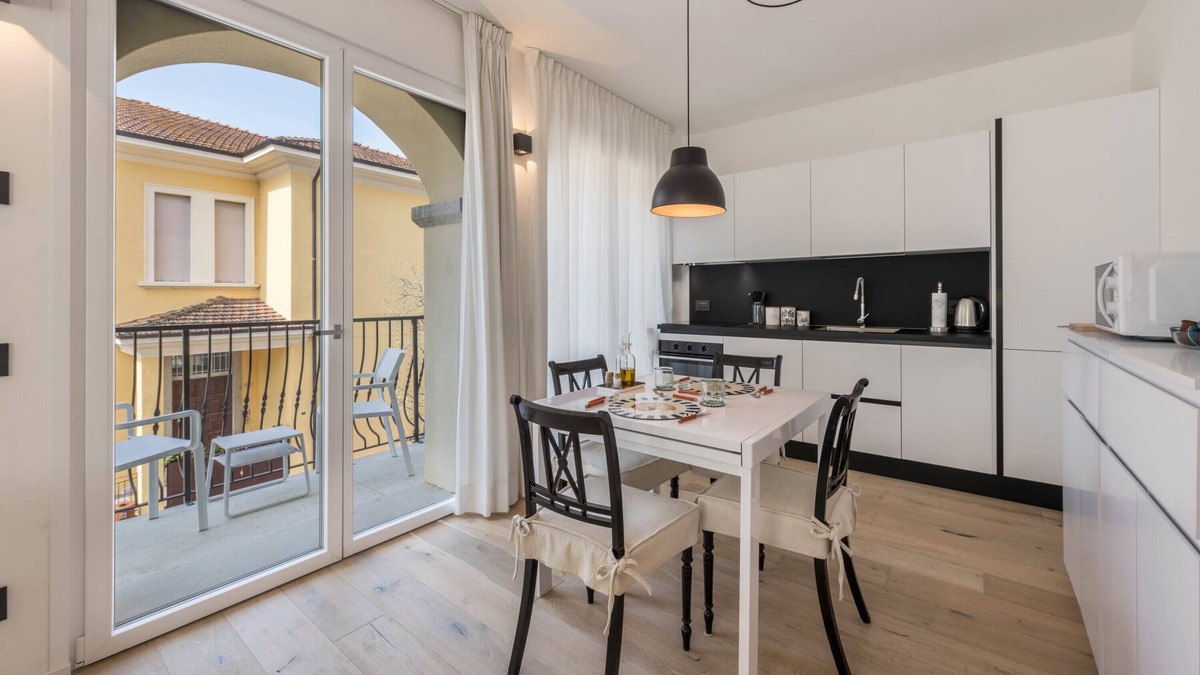 Torri del Benaco Apartment | 'Apartment ' My Town Home with Lake View, Balcony & Wi-Fi