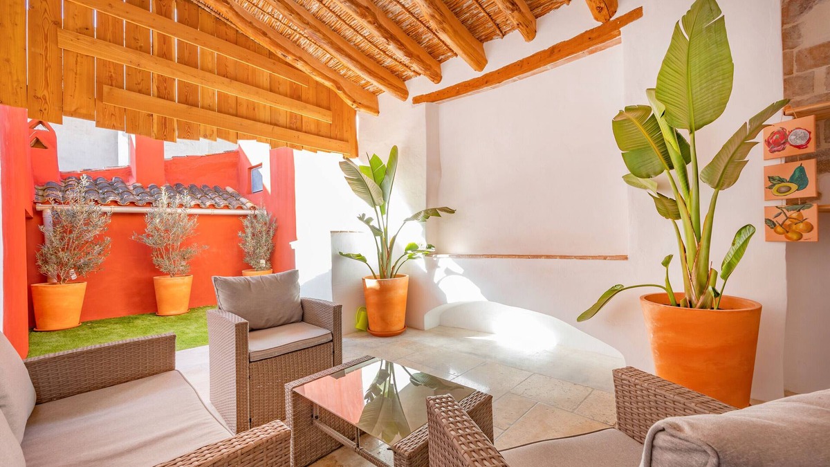 Callosa d' En Sarria House | Apartment 'Natura 43' with Private Terrace, Wi-Fi and Air Conditioning