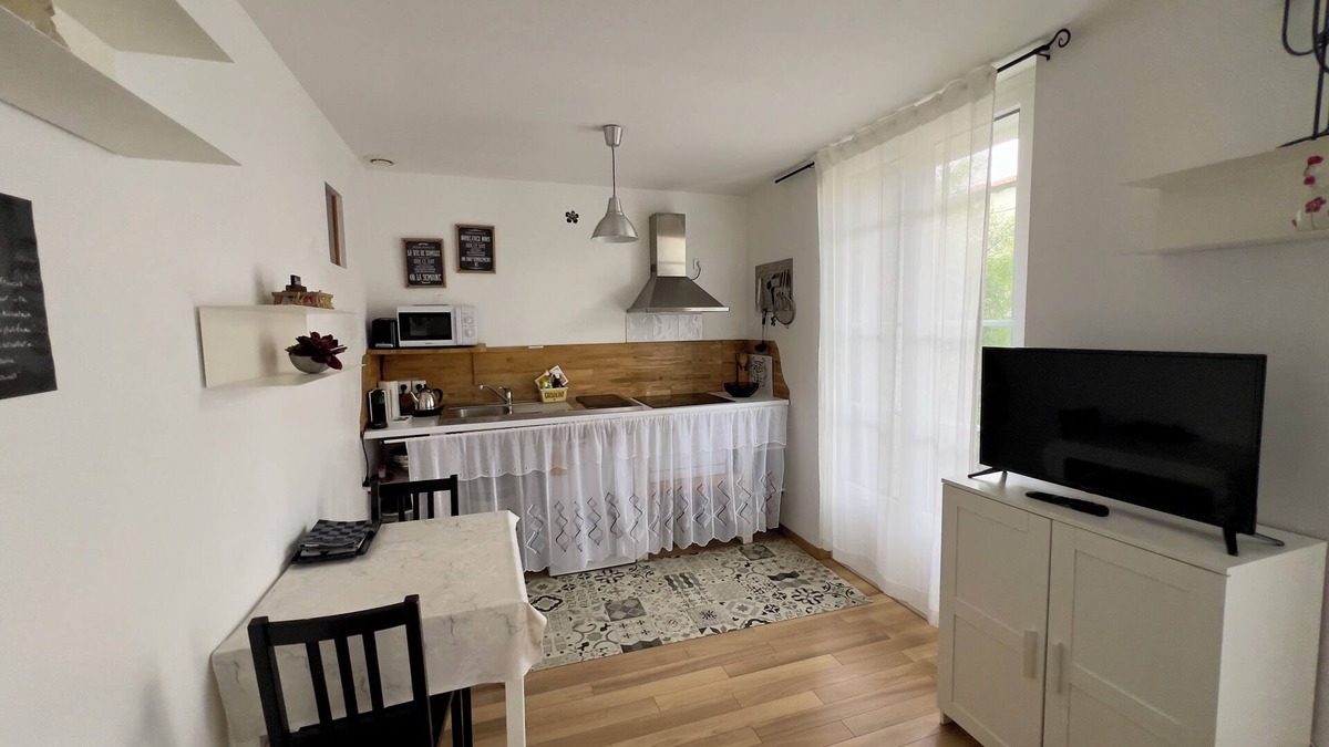 Bedarieux (ornac) Apartment | Apartment n°4 - Ground floor studio - separate bathroom