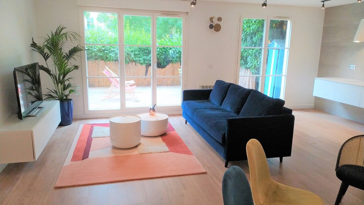Rueil-Malmaison Apartment | Apartment near Paris, double terrace