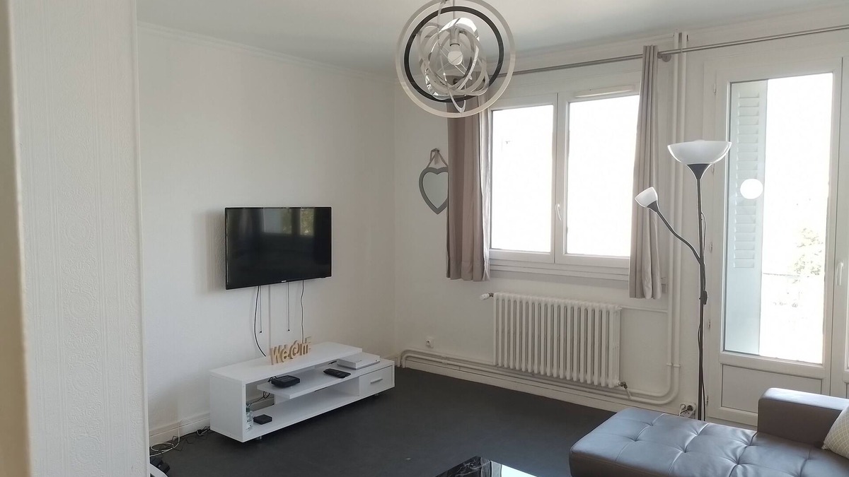Vaulx En Velin Village Apartment | Apartment near Lyon, Eurexpo and Groupama Stadium
