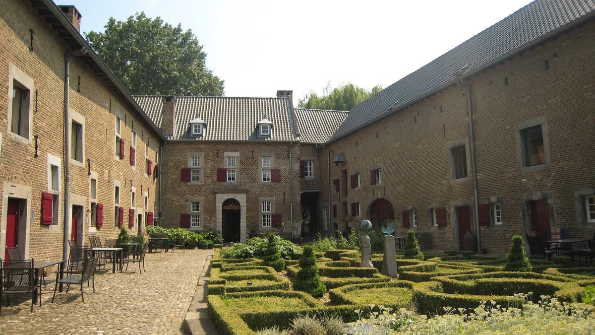 Mesch Apartment | Apartment near town center in Mesch