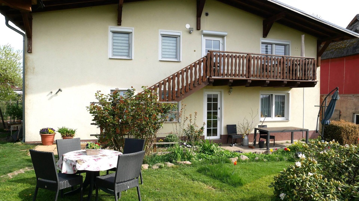 Krummin Apartment | Apartment Neeberg in a quiet location with barbecue and garden - vacation apartment