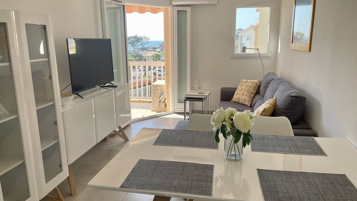 Saint-Aygulf Condo | Apartment newly renovated ACond-WIFI-pool-sea view-150m to beaches- Saint Aygulf
