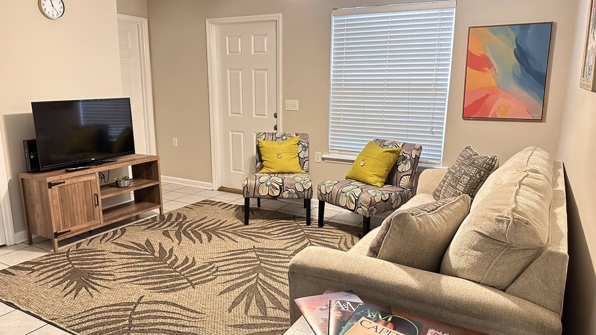 Griffin Heights Condo | Apartment next to FSU. Prime Location in Tallahassee