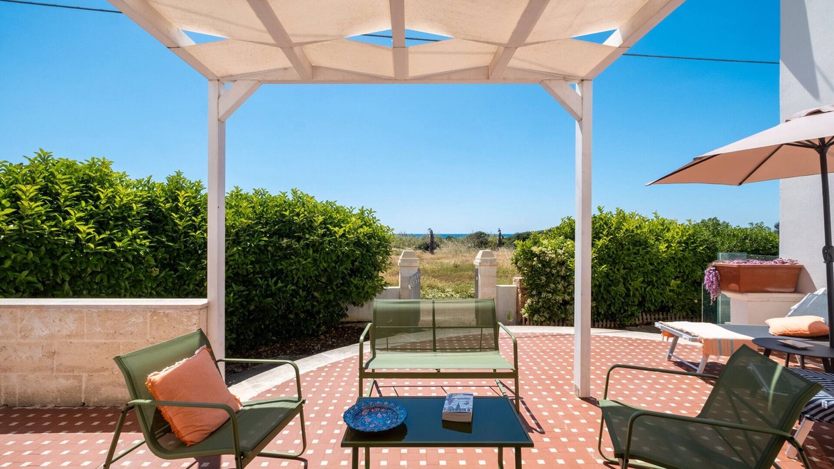 Torre Squillace Apartment | Apartment 'Nicoletta' with Sea View, Wi-Fi and Air Conditioning