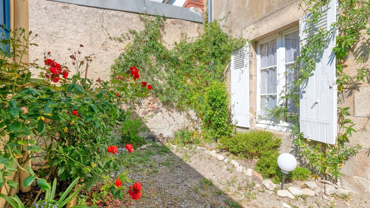 Le Pouliguen Apartment | Apartment 'Nid Douillet' with Wi-Fi