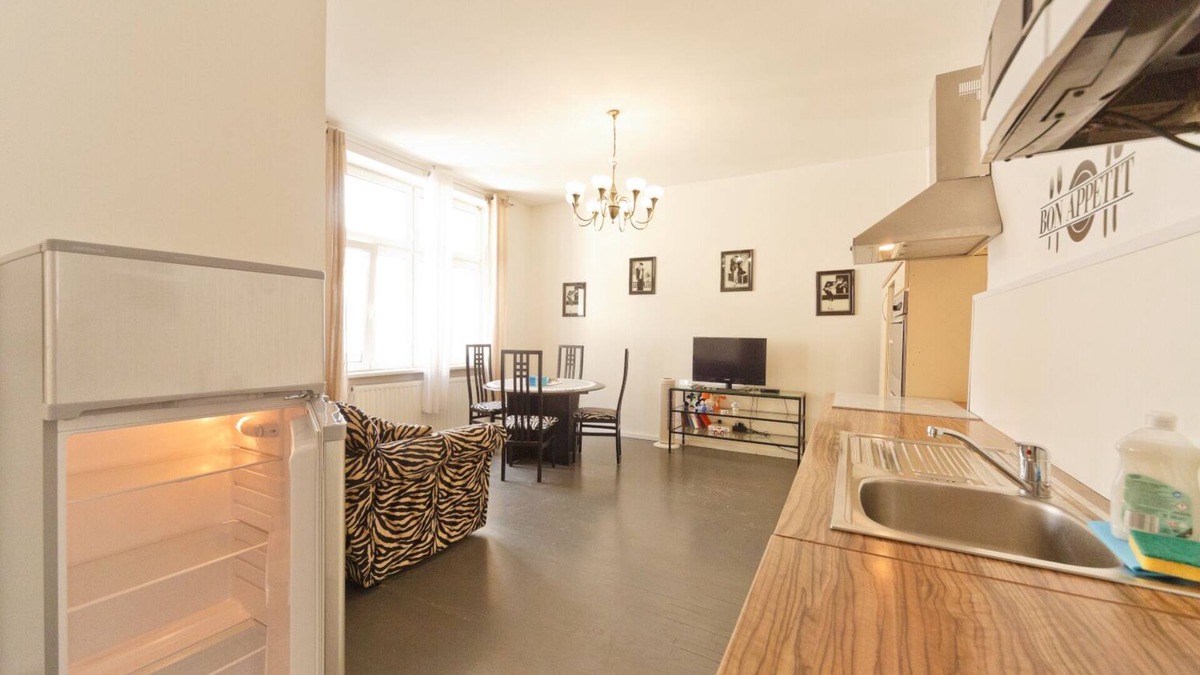 Funfhaus Apartment | Apartment No. 08 in Vienna near Schönbrunn/Westbahnhof | Keyless Check-In