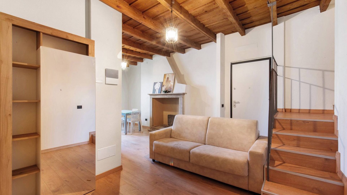 Caprino Bergamasco Apartment | Apartment 'Nottedì Case Vacanze 2' with Wi-Fi and Air Conditioning