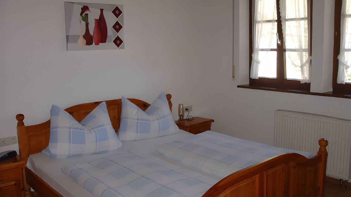 Hausach Apartment | Apartment 'Nr 2' with Shared Terrace, Shared Garden and Wi-Fi