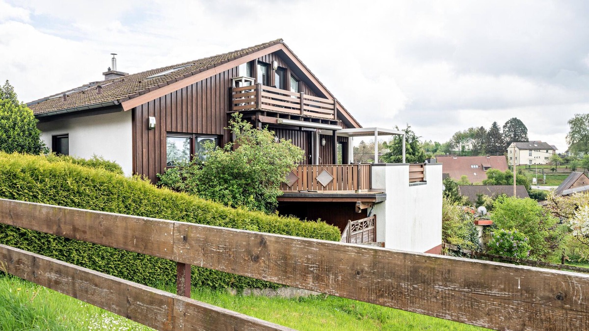 Schonbrunn Apartment | Apartment 'Odenwald Ferienwohnung' with Private Terrace, Private Garden and Wi-Fi