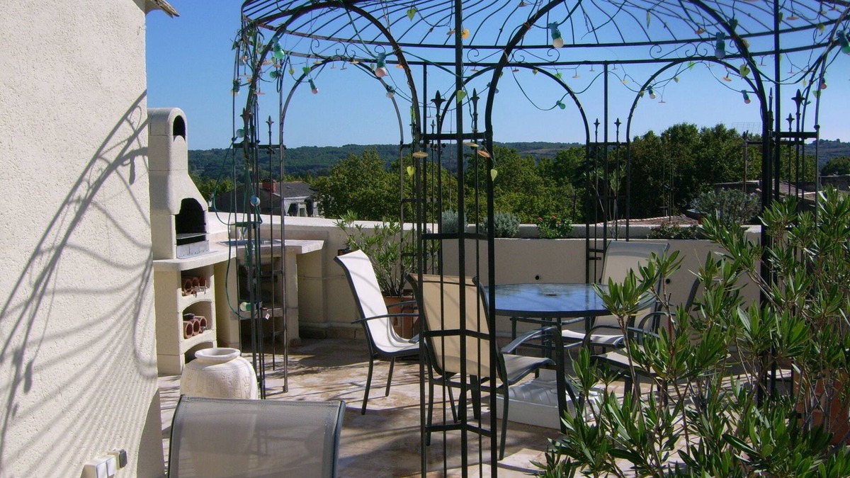 Pezenas Apartment | APARTMENT OF CHARM WITH PRIVATIVE TERRACE ON THE ROOTH IN THE OLD PEZENAS CITY