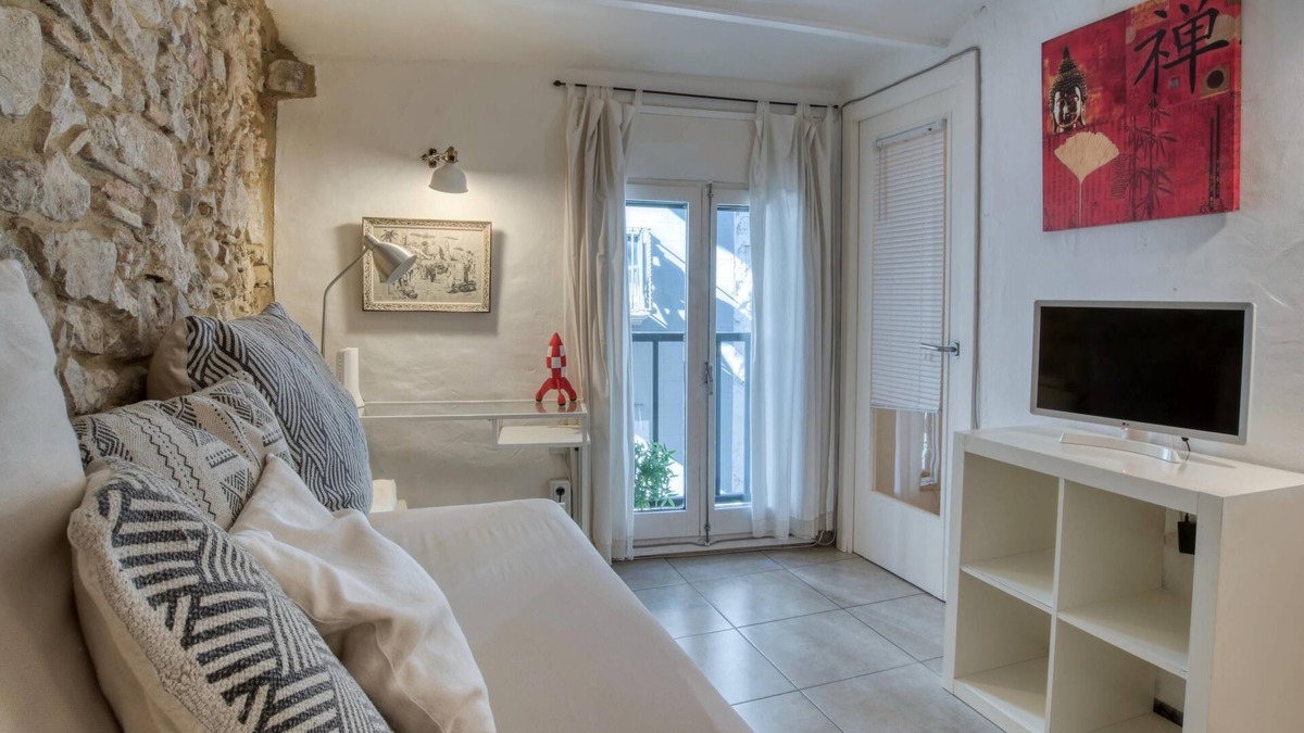 Barri Vell Apartment | Apartment “Old Side Girona two” with Fast Wi-Fi & A/C