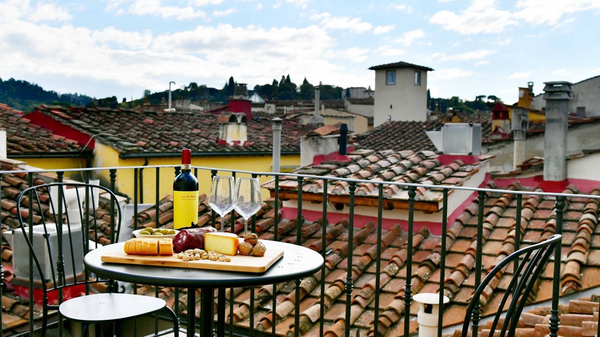 Santa Croce Apartment | Apartment on 2 floors of 60sqm, terrace with view, Wifi-100mt from Santa Croce