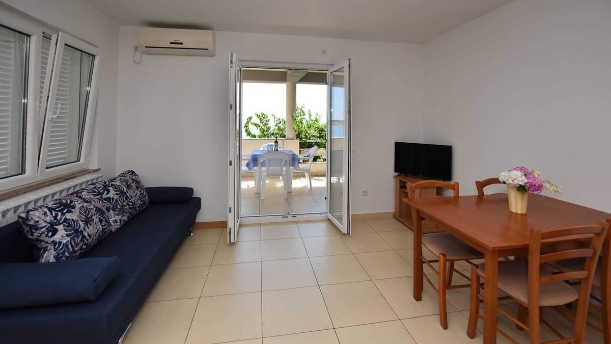 Novalja Apartment | Apartment on first floor with sea view
