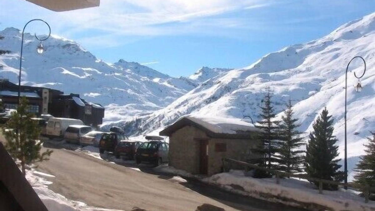 Les Bruyeres Apartment | Apartment on the slopes of the station menuires near all amenities