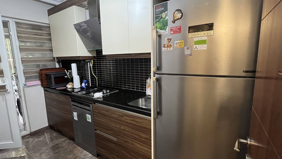 Gaziosmanpasa Apartment | Apartment on the main street, in the middle of a lively neighborhood