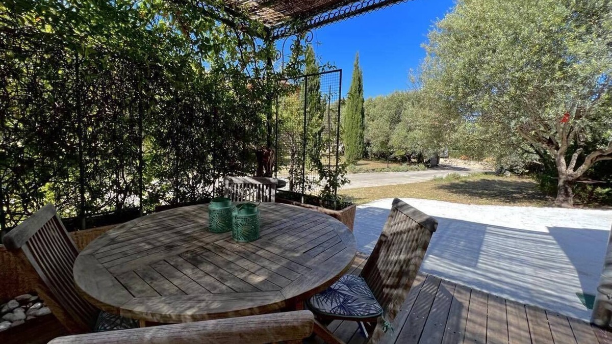 Propriano Apartment | Apartment on wooded land 2 minutes from the beaches and the center