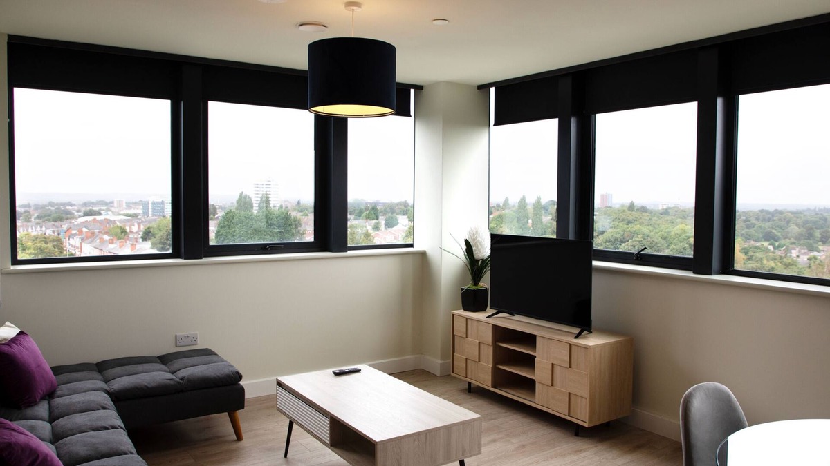 West Bromwich Apartment | Apartment-One Bedroom with Parking-Deluxe-Valley v