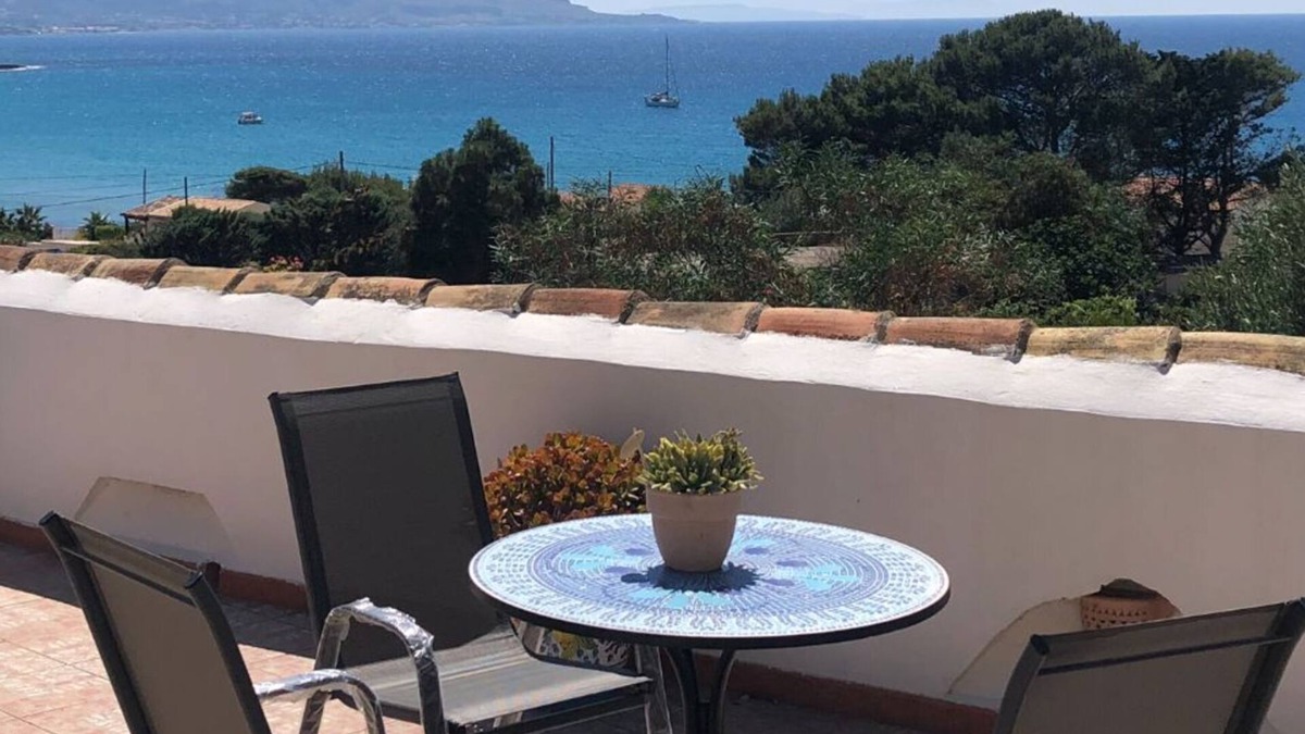 Cornino Apartment | Apartment "Open Space Sul Mare" with Sea View, 3 Terraces and Wi-Fi