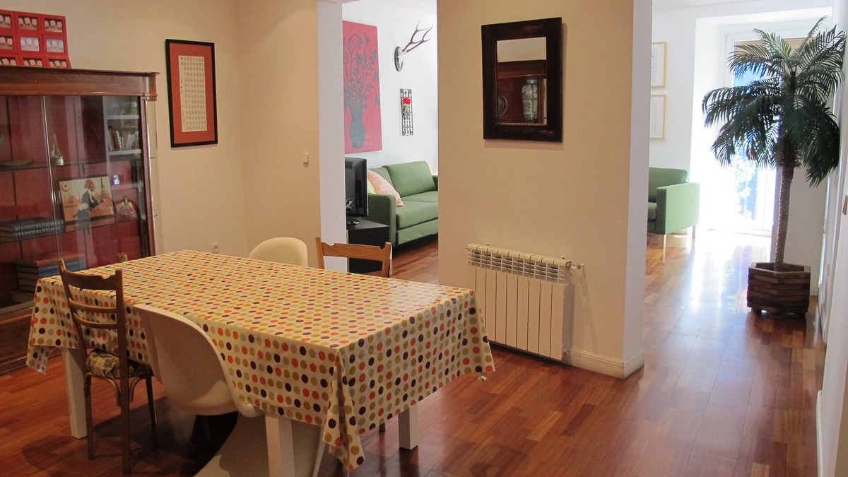 Palacio Apartment | APARTMENT OPERA/ROYAL PALACE