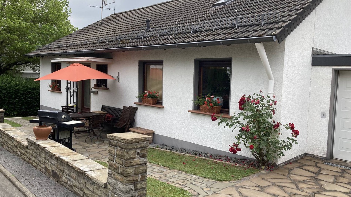 Overath Apartment | Apartment 'Oreste' with Private Terrace, Private Garden and Wi-Fi