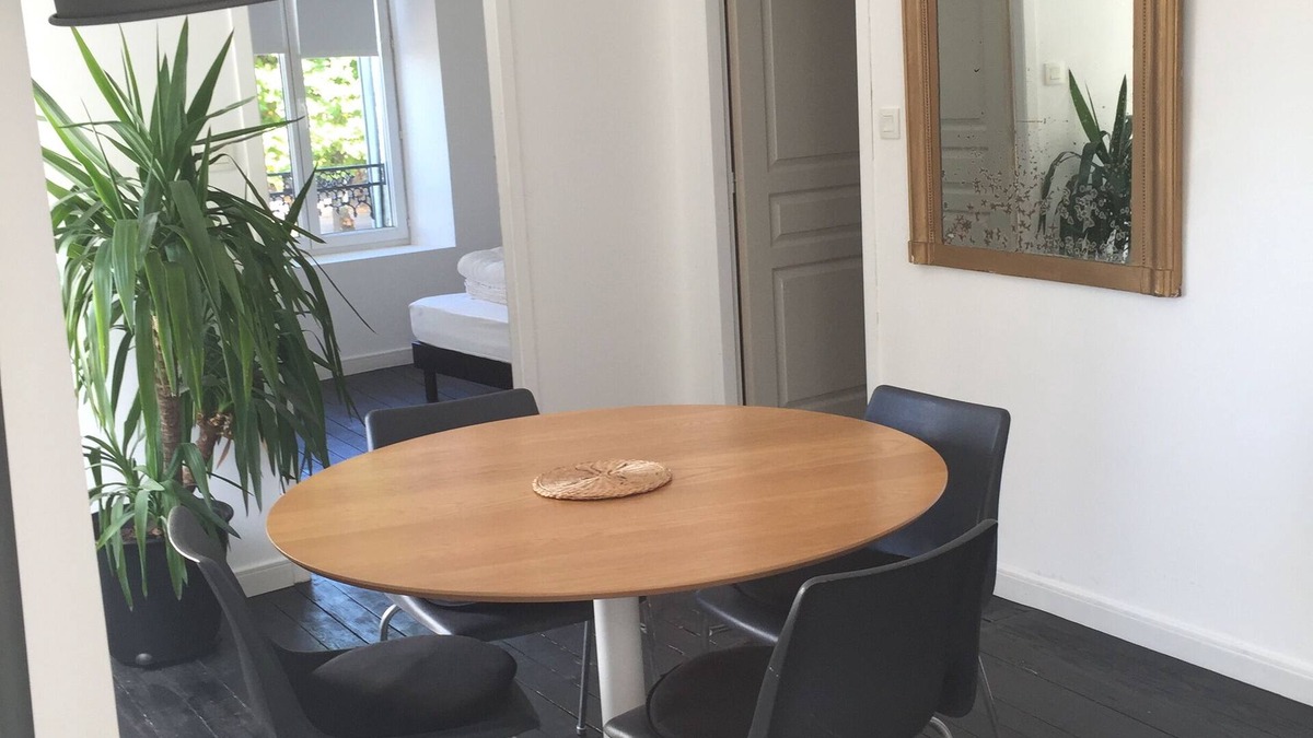 Granville Apartment | Apartment overlooking the port in the heart of Granville