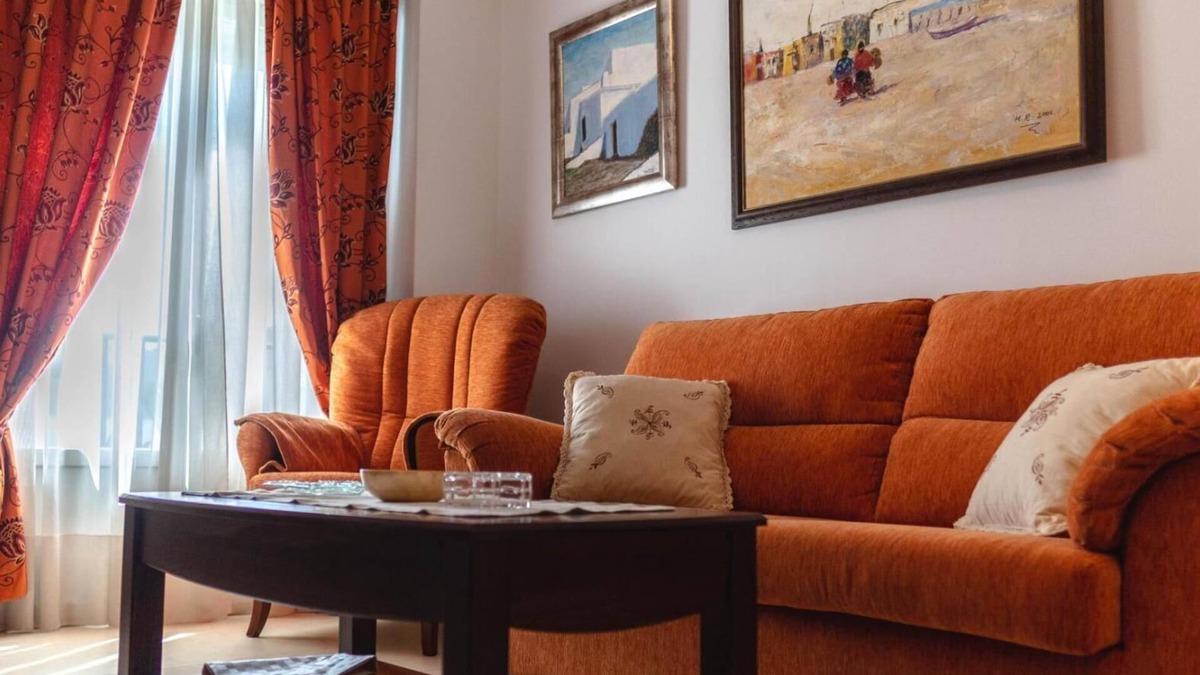 Valverde del Camino Apartment | Apartment 'Pepita Feria' with Balcony, Wi-Fi and Air Conditioning