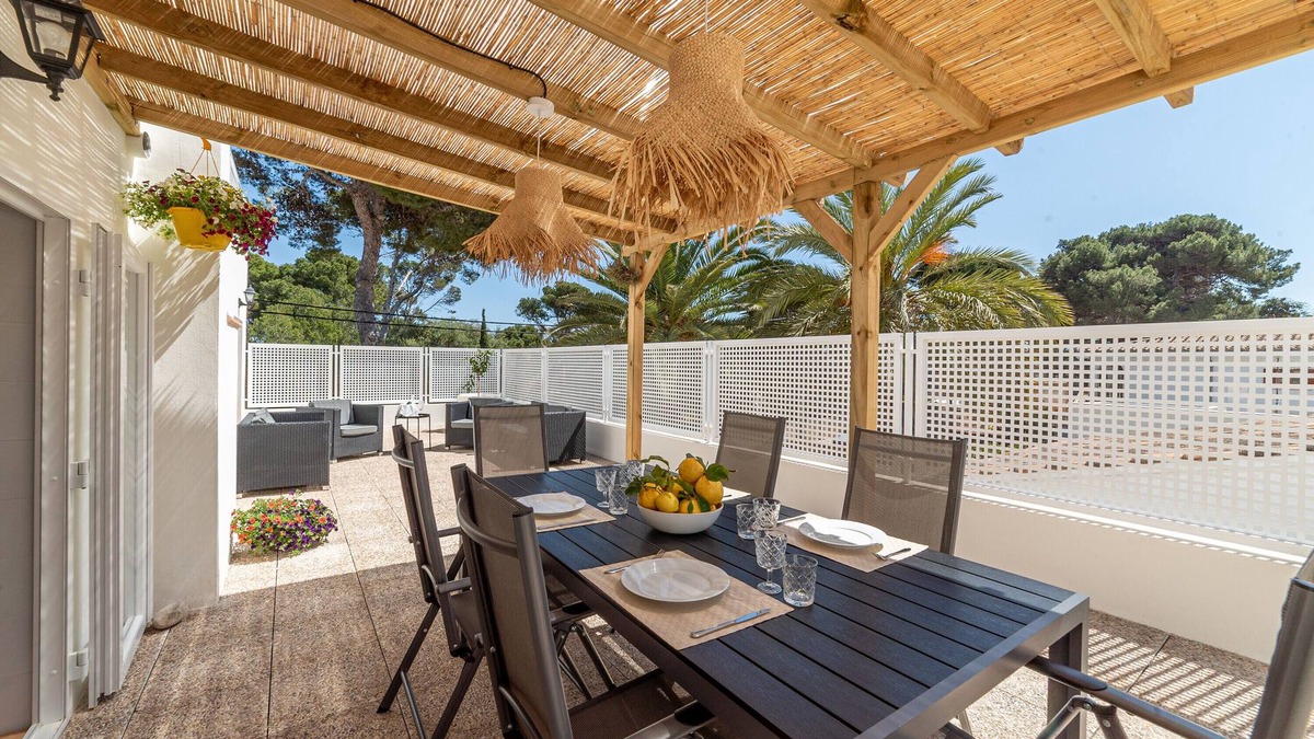 Son Moll Apartment | Apartment 'Paraíso De Son Moll' with Private Terrace, Wi-Fi and Air Conditioning