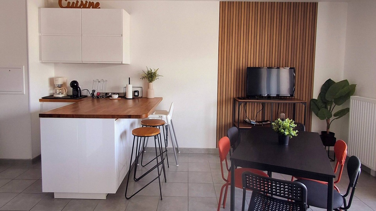 Saint-Denis Apartment | Apartment Paris - La Plaine - Stade de France (sleeps 6+baby bed+parking)
