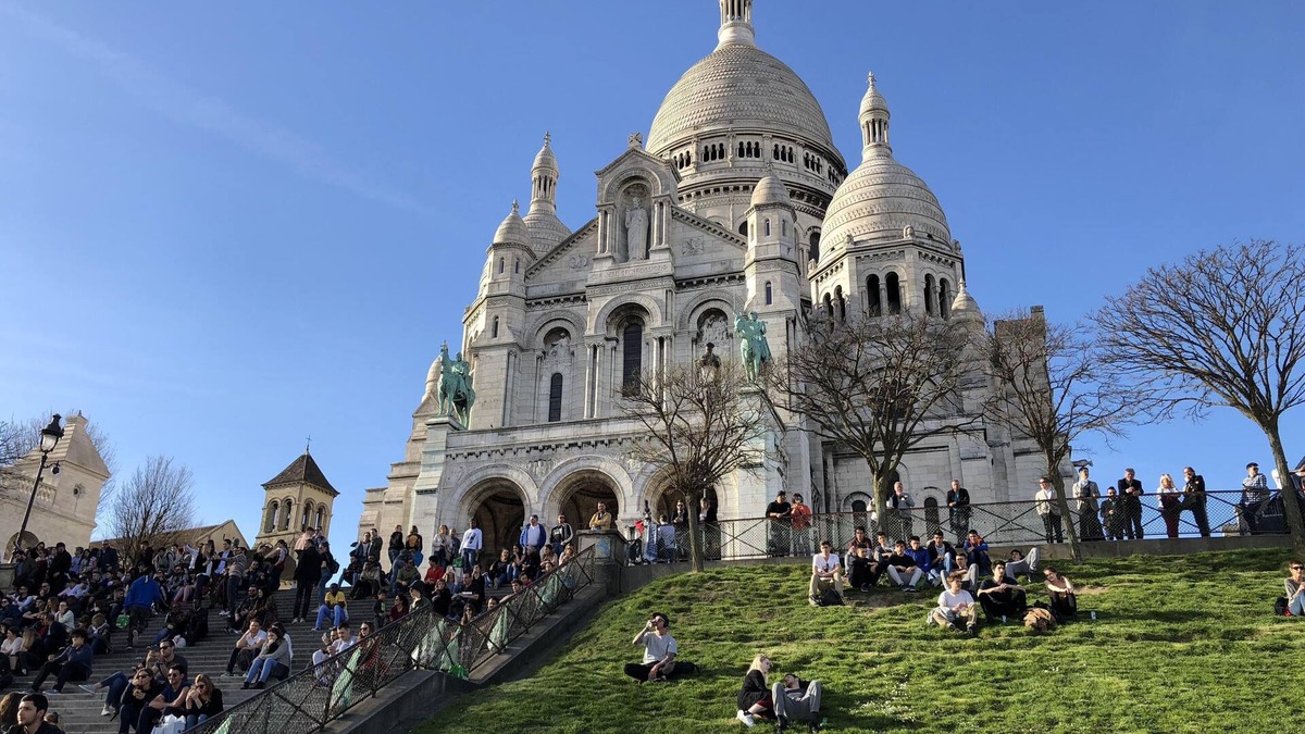 Clignancourt Apartment | APARTMENT PARIS MONTMARTRE, Exceptional view.