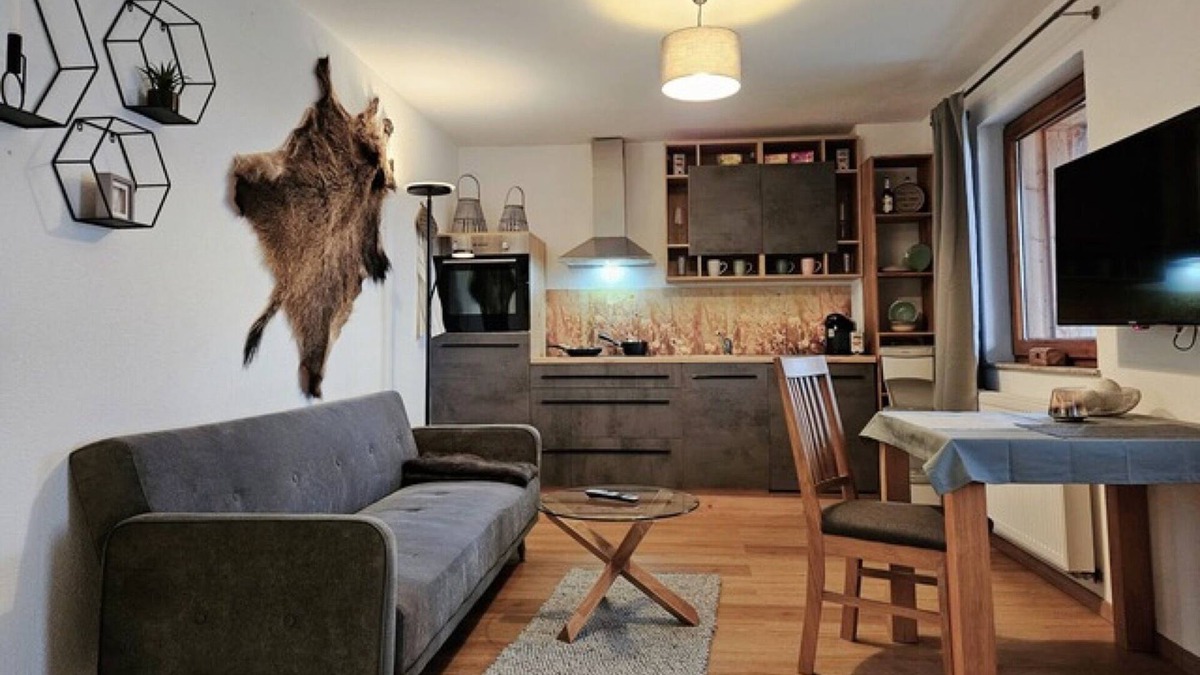 Lauterbach Apartment | Apartment 'Peppi´s Waldblick' with Mountain View, Private Terrace and Wi-Fi