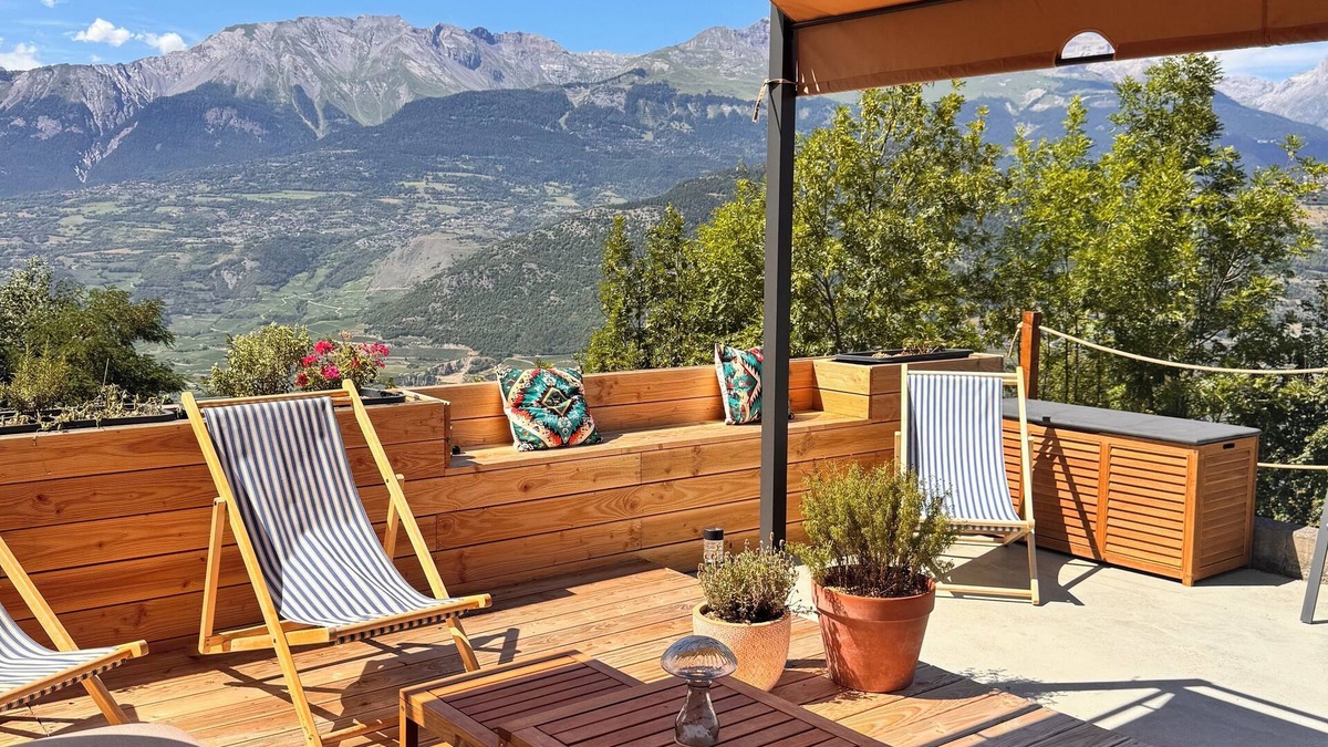 Granges Apartment | Apartment Poppy - Daillet - under 5’s freenChill hike bike golf ski you choose!