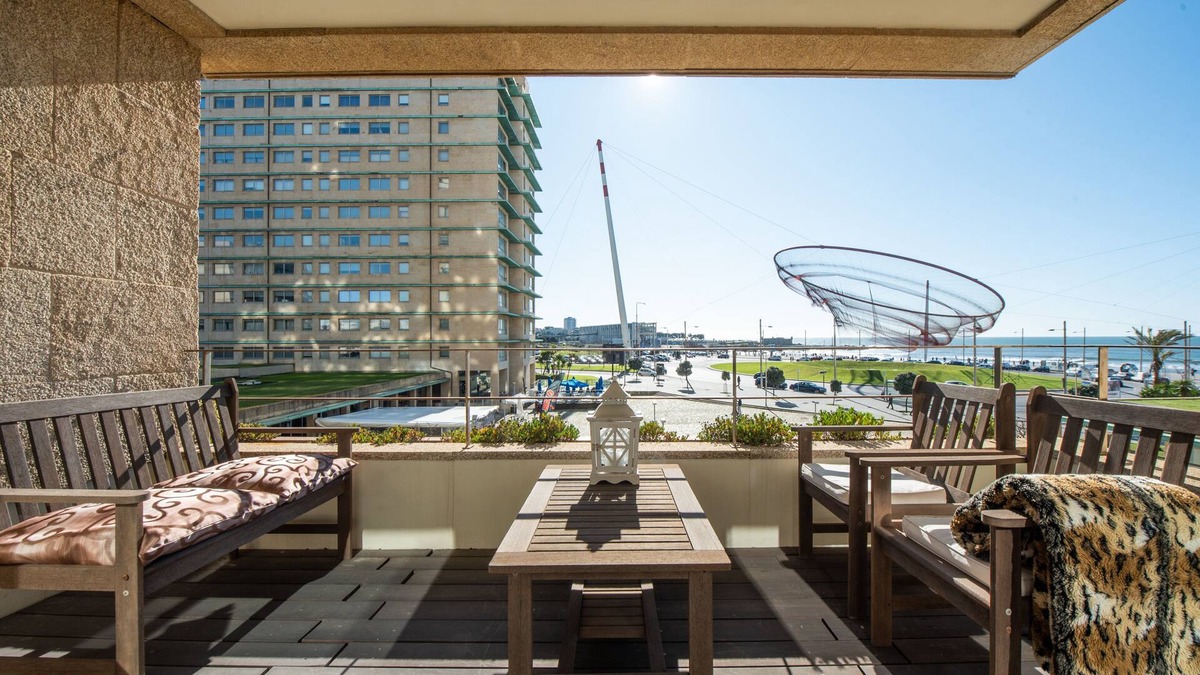 Leixões Condo | Apartment Portas do mar in condominium with swimming pool
