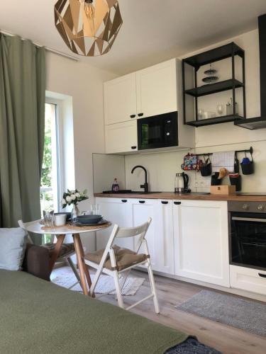 Tuchomerice Apartment | Apartment Prague Airport- 5 minute drive from AirPort