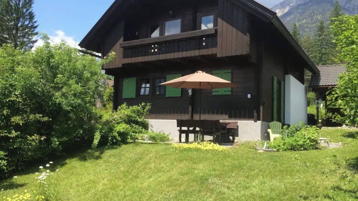 Lake Pressegger Apartment | Apartment 'Presseggersee' with Mountain View, Private Terrace and Wi-Fi