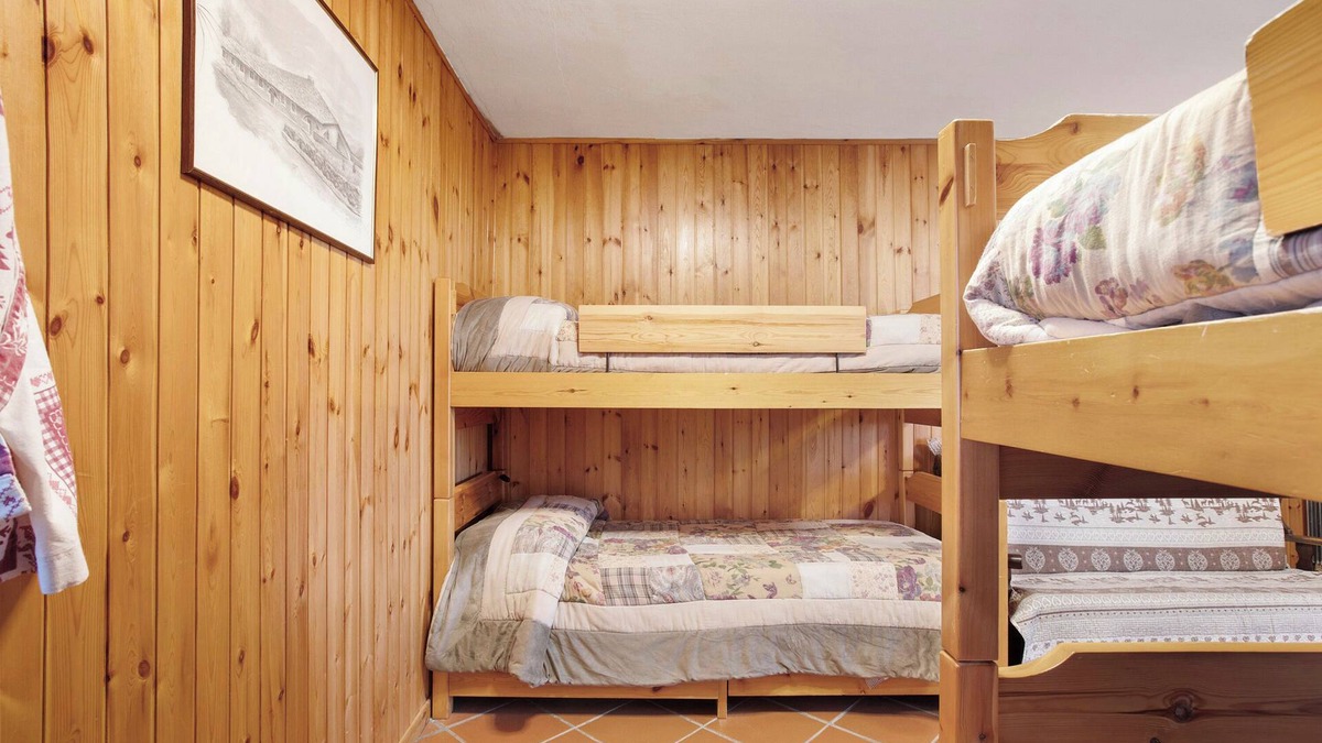 Gressan Apartment | Apartment 'Primo Piano Cuis 1' with Shared Terrace, Shared Garden and Wi-Fi