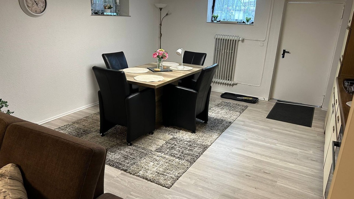 Geilenkirchen Apartment | Apartment 'Princesa' with Shared Garden and Wi-Fi