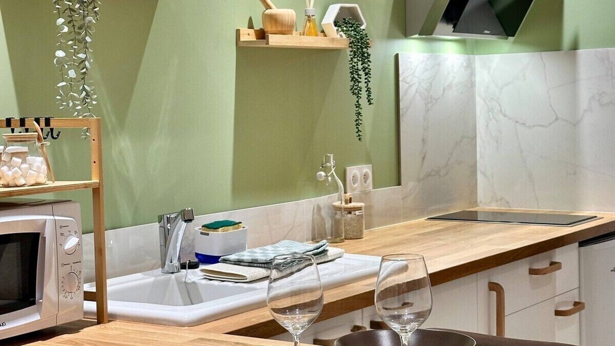 Preixan Apartment | Apartment-Private Bathroom-Deluxe-Mountain view