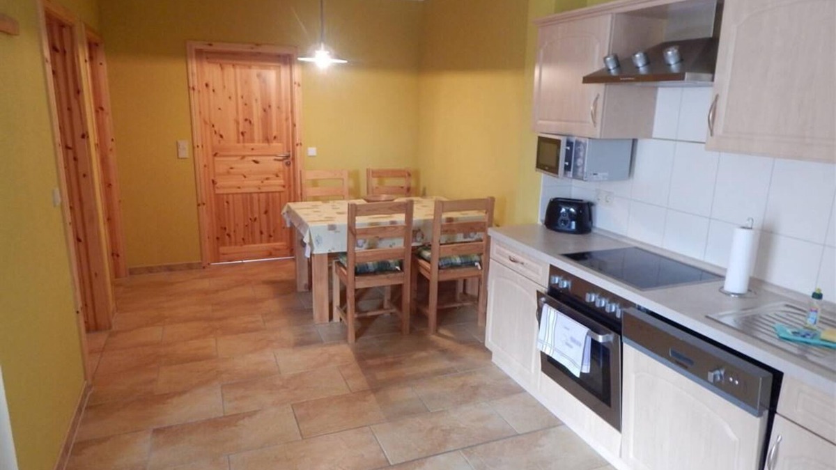 Treppendorf Apartment | Apartment-Private Bathroom-Balcony