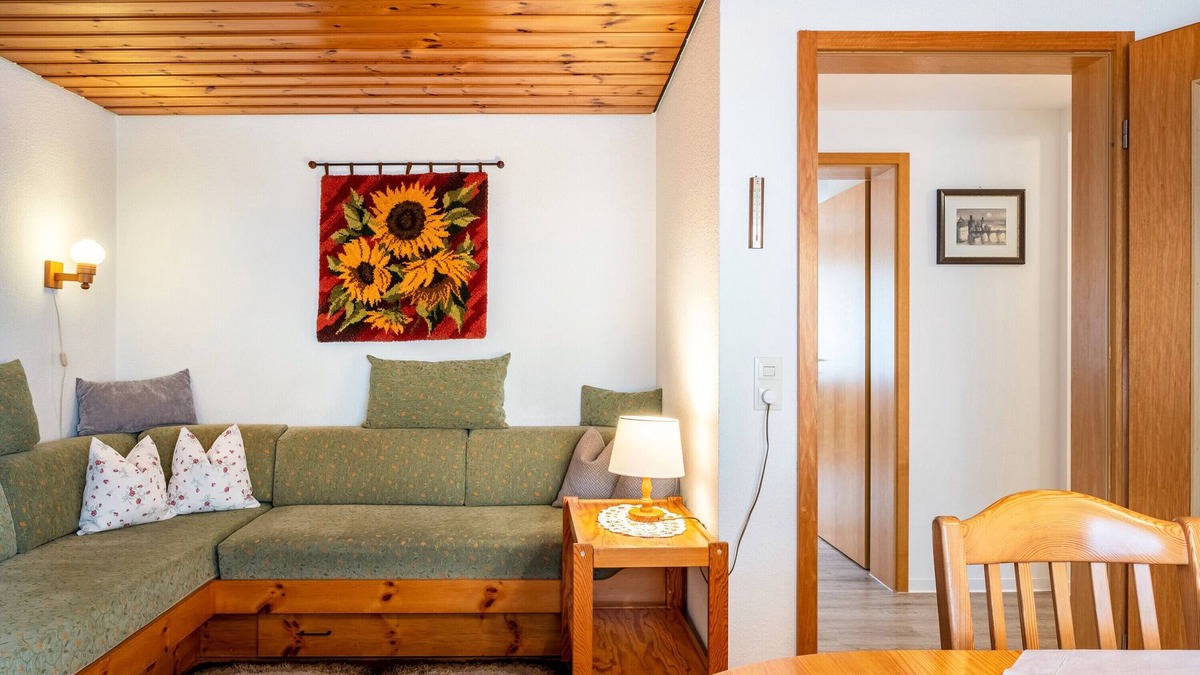 Waldau Apartment | Apartment 'Rathäusle I' with Shared Terrace, Shared Garden and Wi-Fi