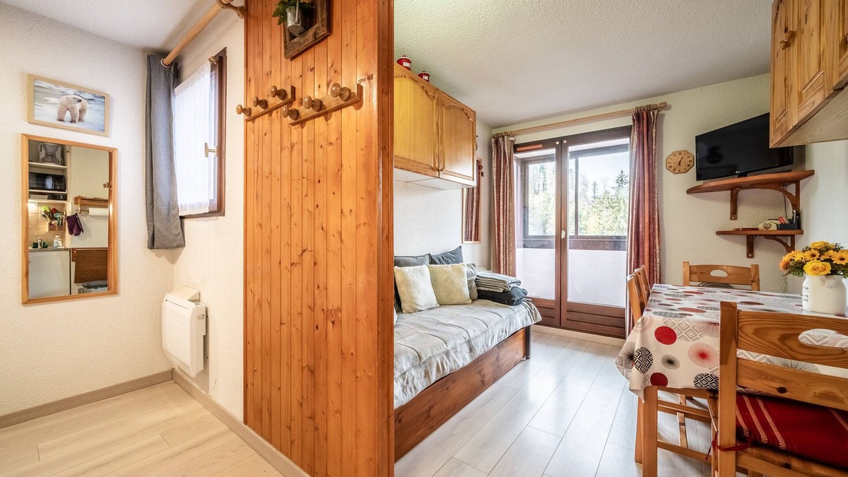 Bellevaux Apartment | Apartment 'Residence Les Montagnes' with Private Terrace
