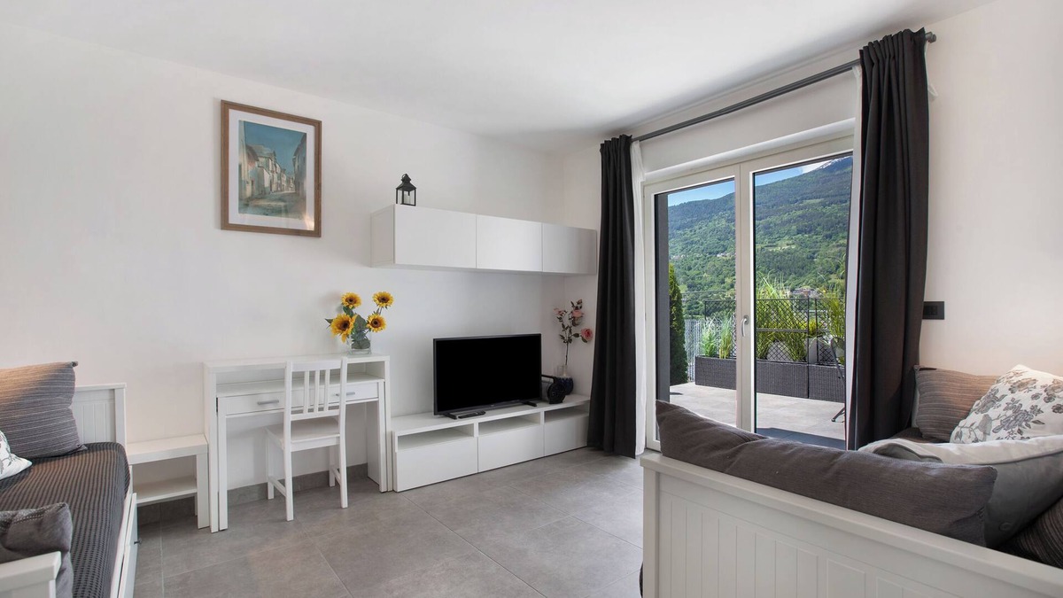 La Cretaz-Roisan Apartment | Apartment 'Residence Soleluna - Orsa Minore' with Mountain View, Shared Terrace and Wi-Fi