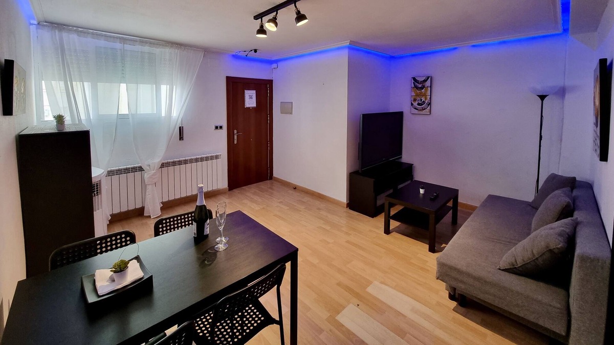 Barrio de Jesus Apartment | Apartment-River view-Ensuite with Shower