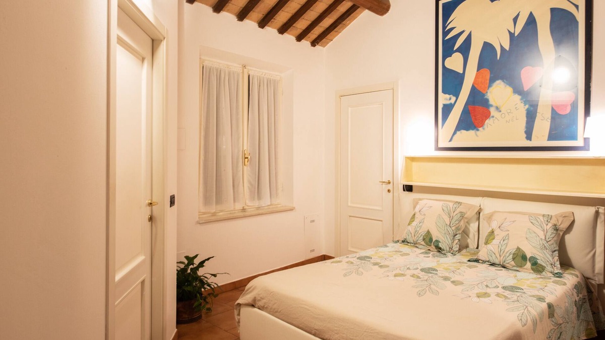 Ferrara Historic Centre Apartment | Apartment 'Romantica Corte Degli Estensi' with Private Terrace, Wi-Fi and Air Conditioning