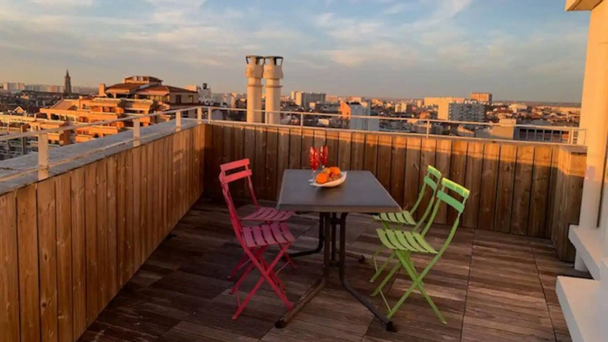 Saint-Georges Apartment | Apartment "Rooftop Terrasse 360° Hypercentre" with Wi-Fi & A/C